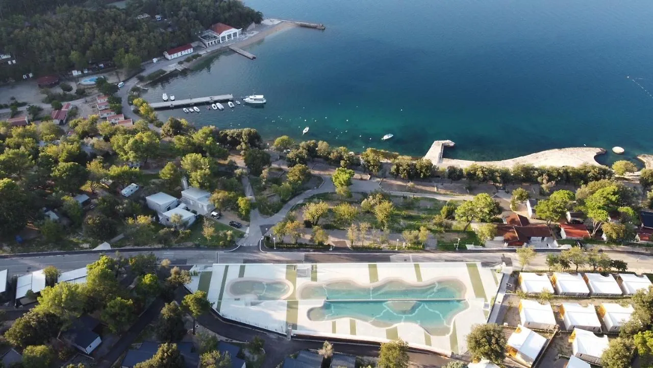 Sea House Shade, Pool & Jacuzzi - Privilege Point Camping & Villas Selce Ferienhaus