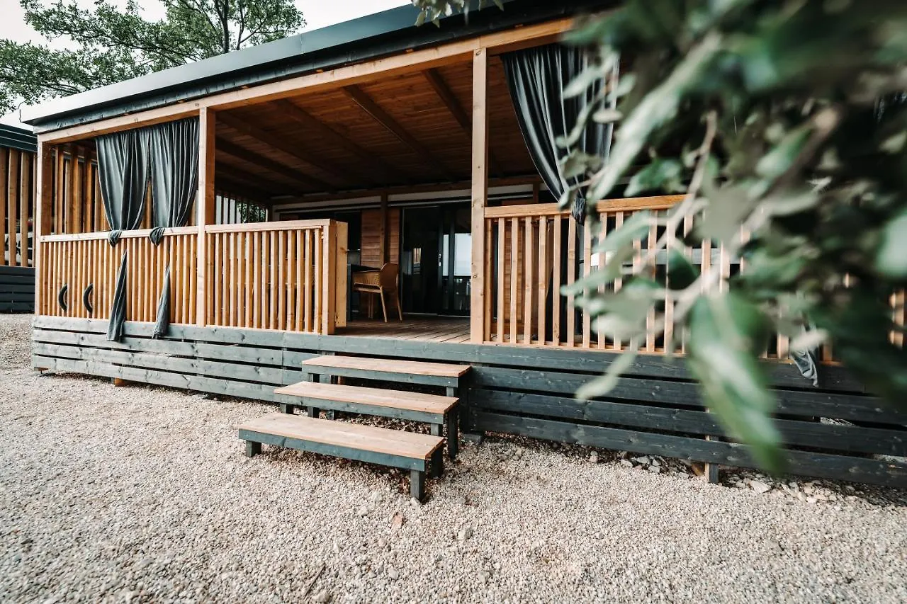 Sea House Shade, Pool & Jacuzzi - Privilege Point Camping & Villas