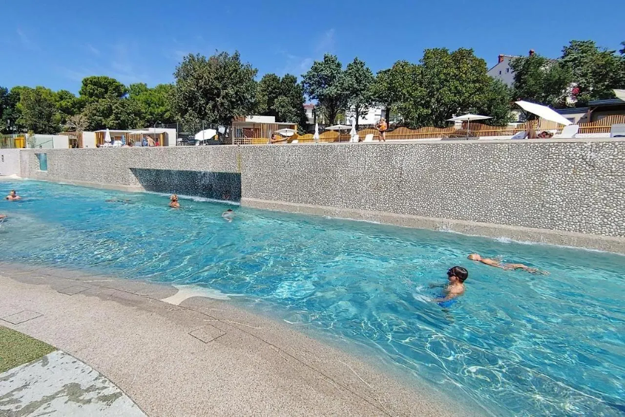 Sea House Shade, Pool & Jacuzzi - Privilege Point Camping & Villas Selce